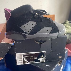 Jordan retro 6 size 8